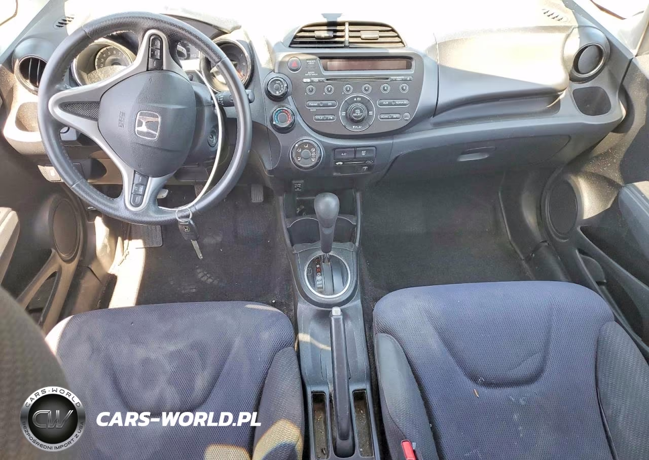 2013 Honda Fit Sport VIN:JHMGE8H55DC072653 - 8