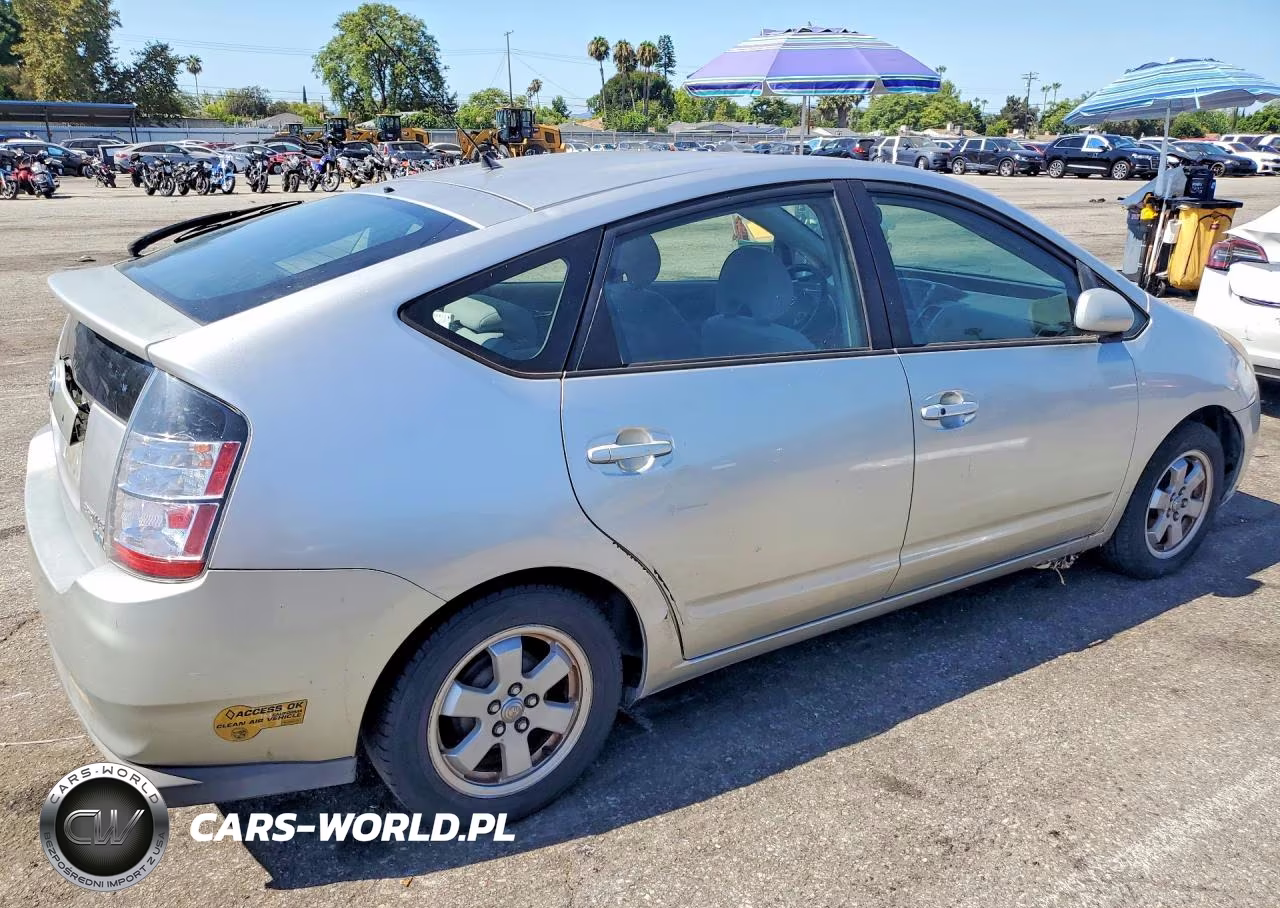 2004 Toyota Prius Base VIN:JTDKB20U040024032 - 3
