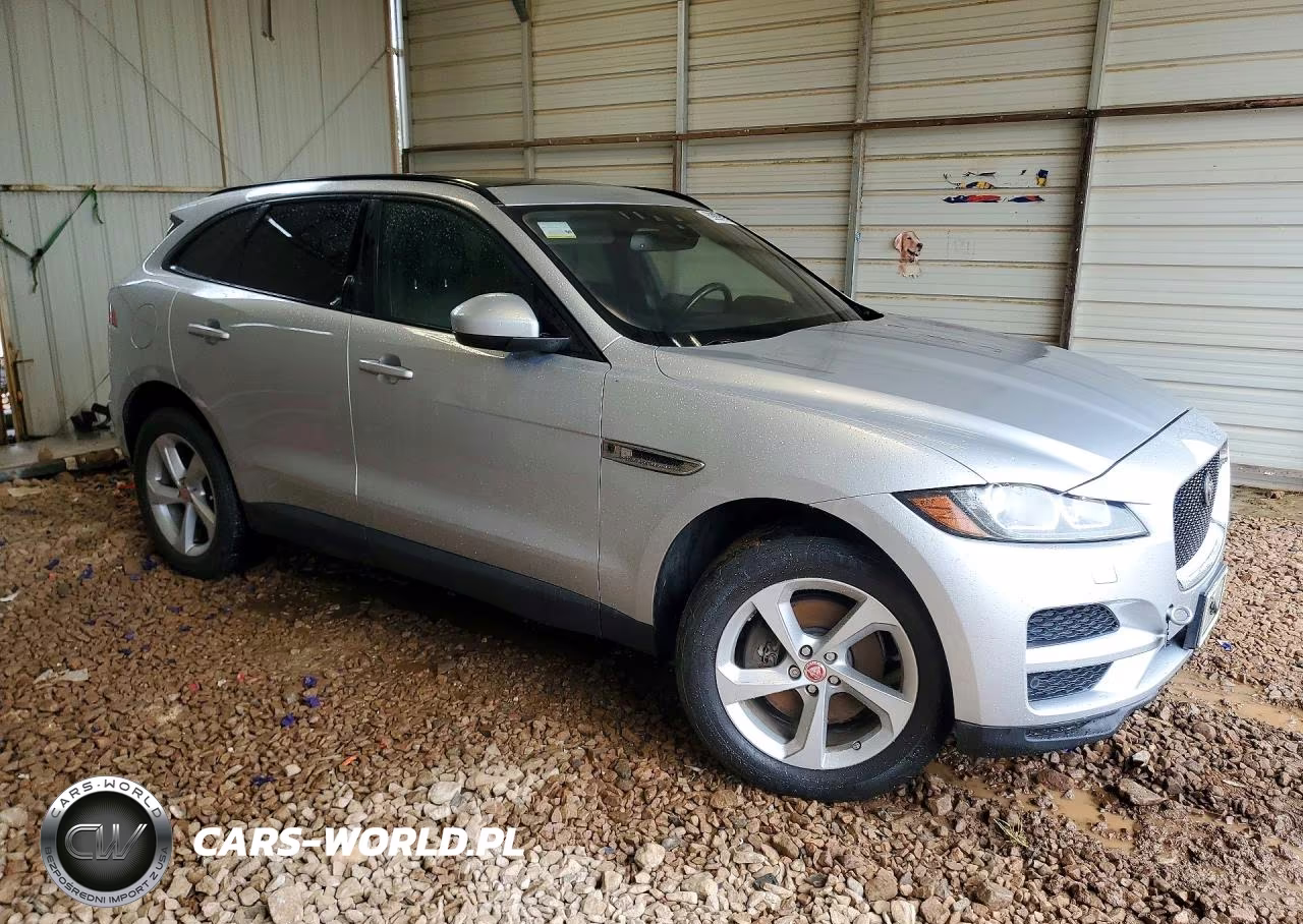 2017 Jaguar F-Pace Premium VIN:SADCJ2BV2HA074142 - 4