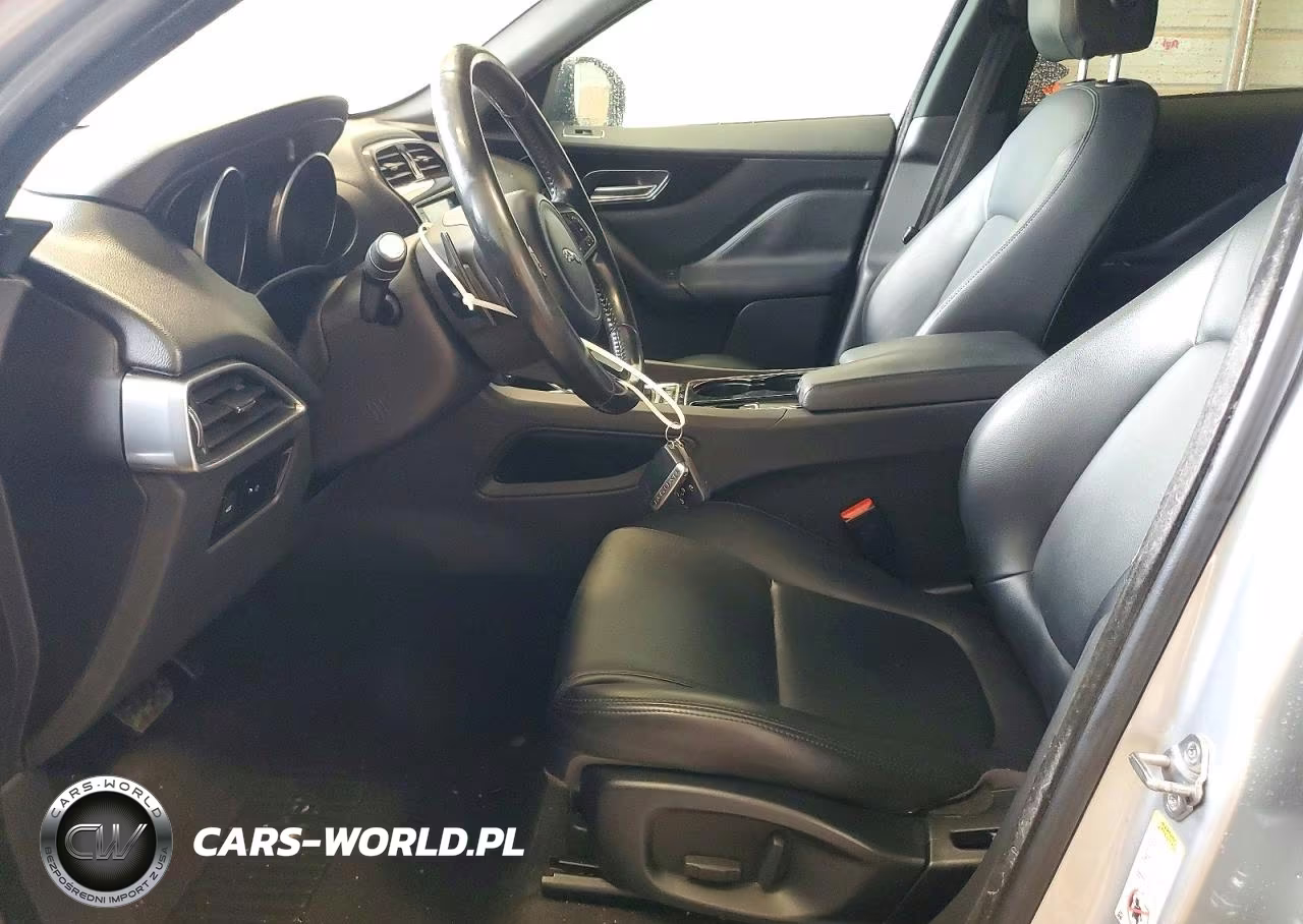 2017 Jaguar F-Pace Premium VIN:SADCJ2BV2HA074142 - 7