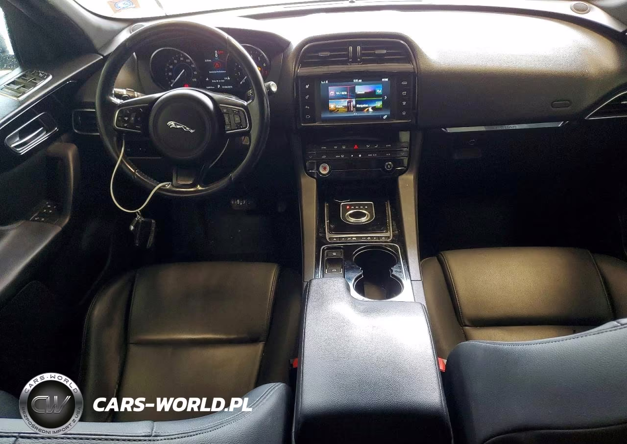 2017 Jaguar F-Pace Premium VIN:SADCJ2BV2HA074142 - 8