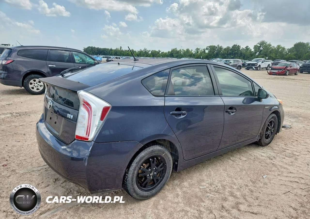 2012 Toyota Prius Two VIN:JTDKN3DU6C1547507 - 3