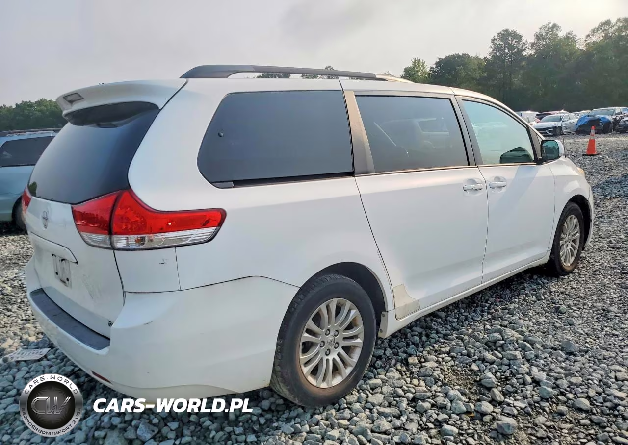 2011 Toyota Sienna Xle 8-Passenger VIN:5TDYK3DC9BS041357 - 3