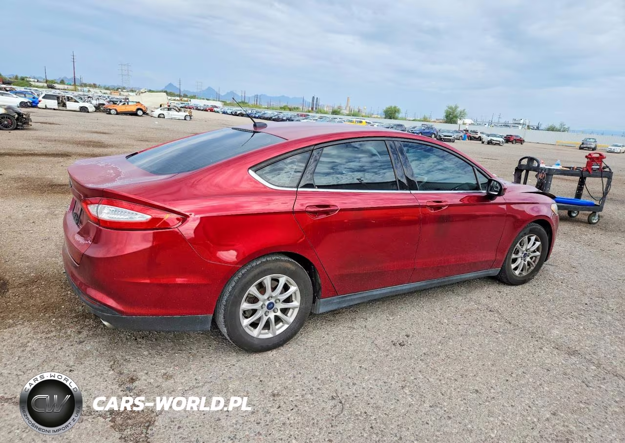 2015 Ford Fusion S VIN:3FA6P0G73FR205562 - 3