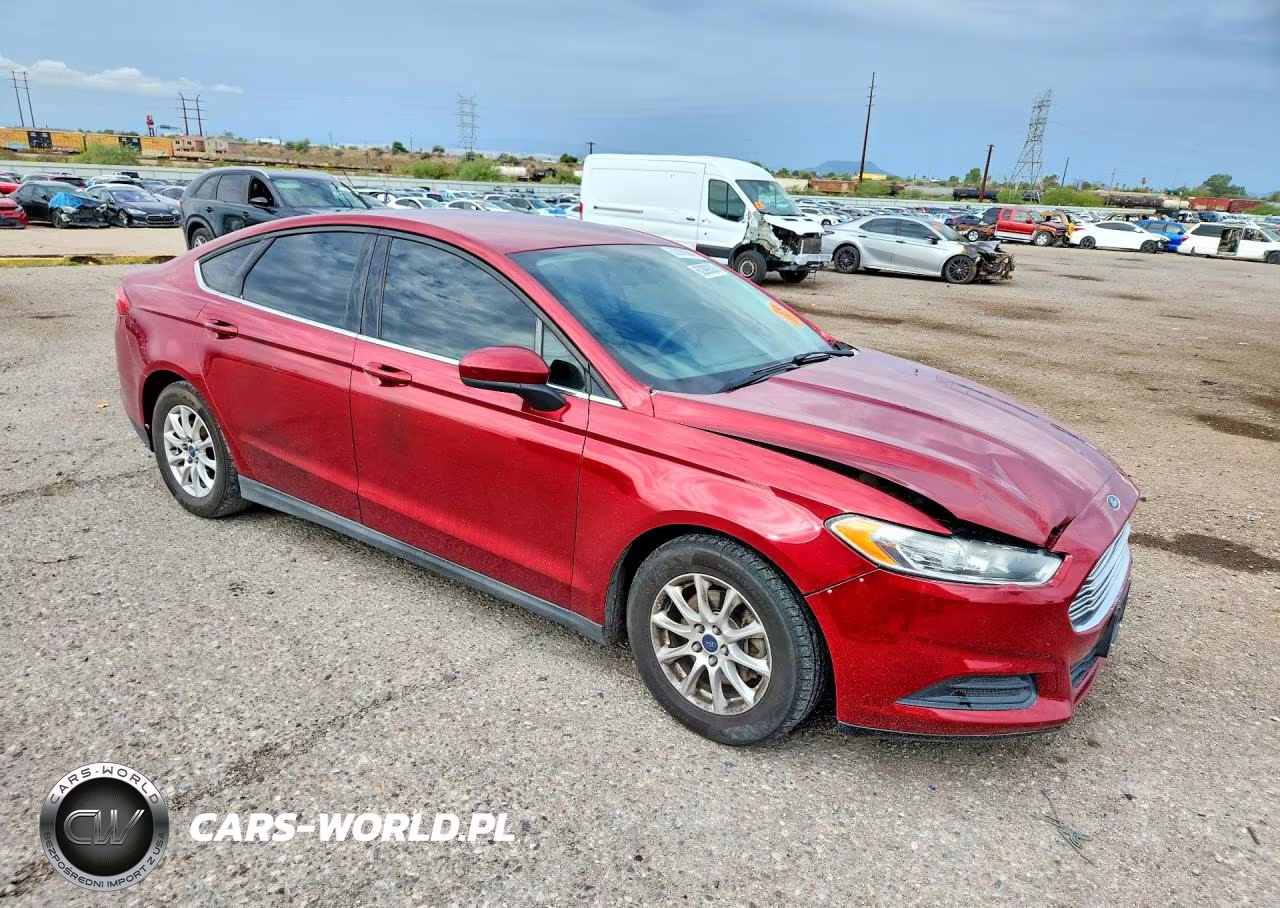 2015 Ford Fusion S VIN:3FA6P0G73FR205562 - 4