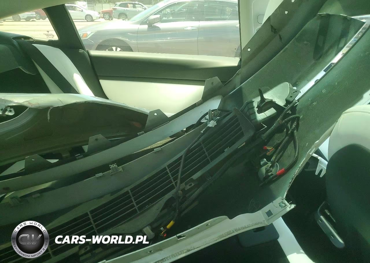 2020 Tesla Model 3 VIN:5YJ3E1EB0LF640519 - 10