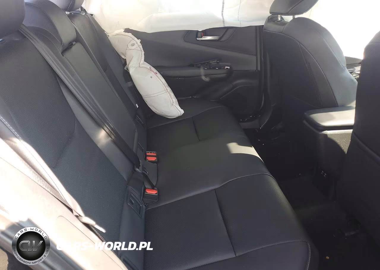 2026 Toyota Prius Xle VIN:JTDACAAU3T3079279 - 10