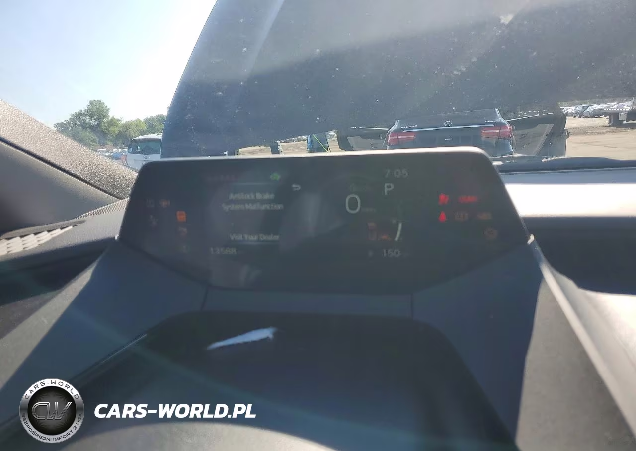 2026 Toyota Prius Xle VIN:JTDACAAU3T3079279 - 9