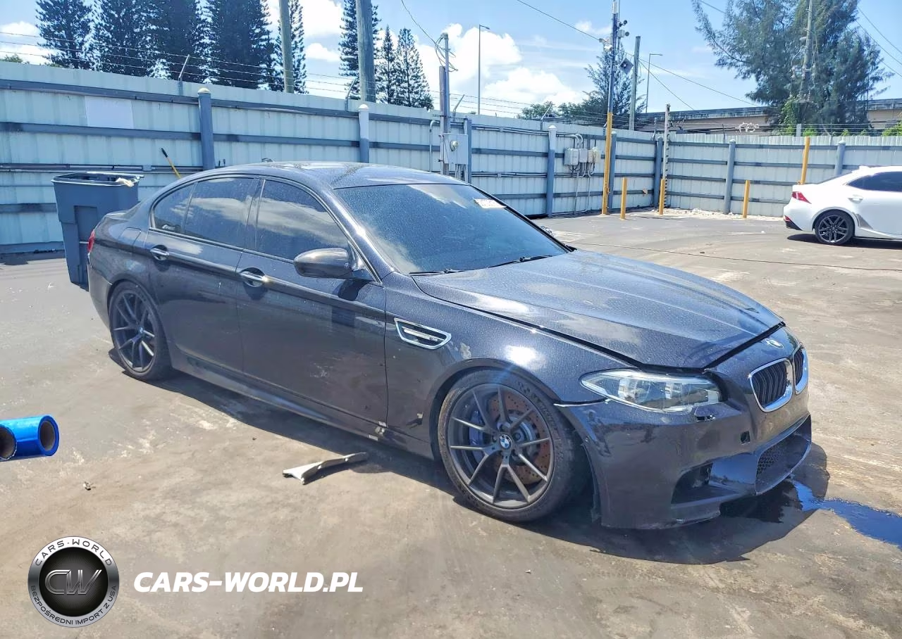 2015 BMW M5 VIN:WBSFV9C50FD594803 - 4