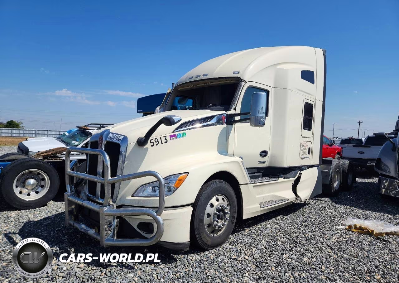 2023 Kenworth T680 Semi Truck