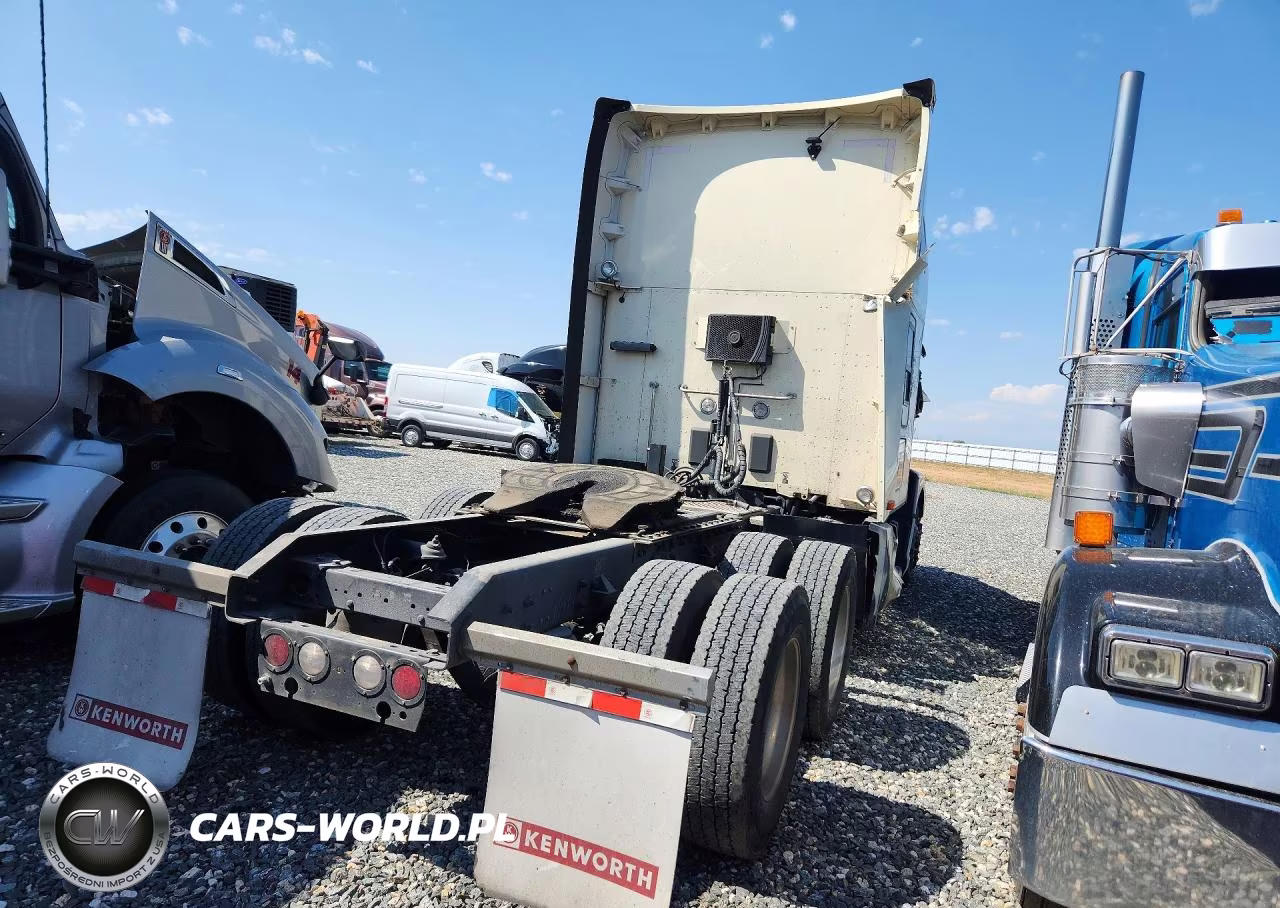 2023 Kenworth T680 Semi Truck VIN:1XKYD49X2PJ233045 - 3