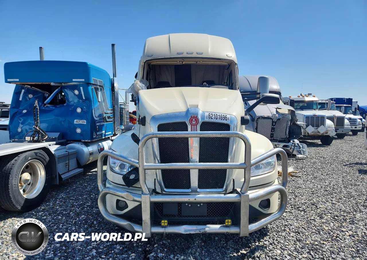 2023 Kenworth T680 Semi Truck VIN:1XKYD49X2PJ233045 - 5