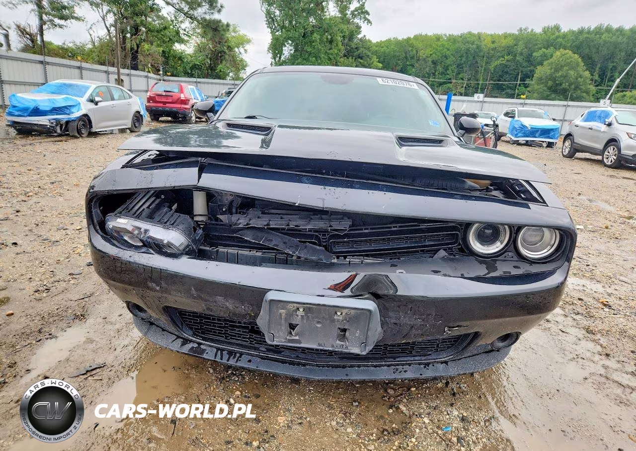 2018 Dodge Challenger Sxt VIN:2C3CDZAG6JH276413 - 5