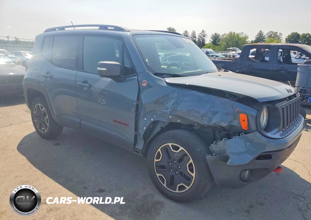 2017 Jeep Renegade Trailhawk VIN:ZACCJBCB4HPG37126 - 4