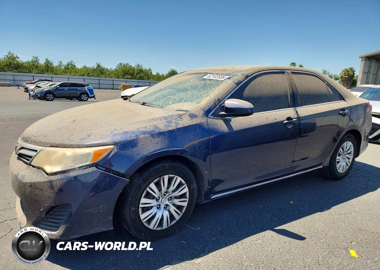2014 Toyota Camry Le – zdjęcie 1 z 12