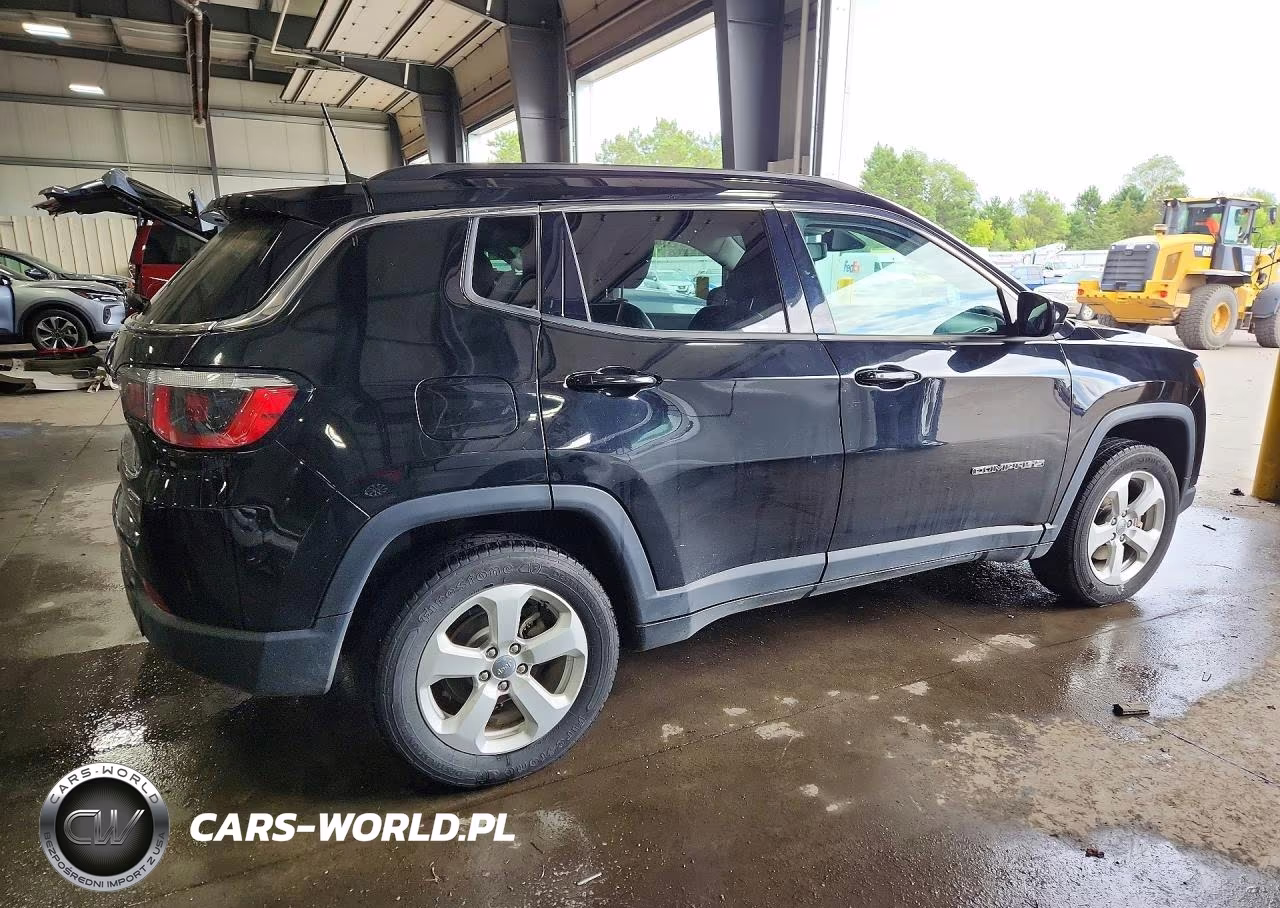 2020 Jeep Compass Latitude VIN:3C4NJDBB7LT137663 - 3