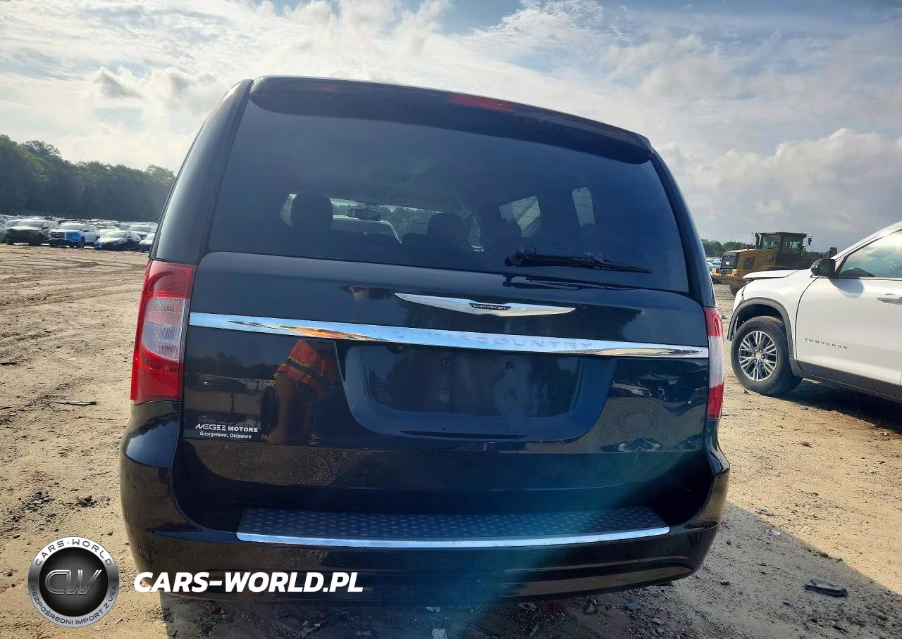 2016 Chrysler Town & Country Touring VIN:2C4RC1BGXGR128793 - 6