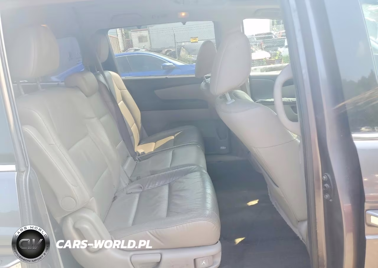2015 Honda Odyssey Touring VIN:5FNRL5H91FB039687 - 11