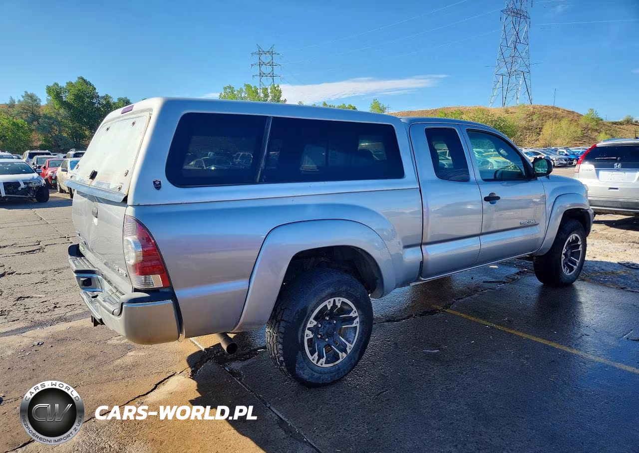 2014 Toyota Tacoma V6 VIN:5TFUU4EN5EX084753 - 3