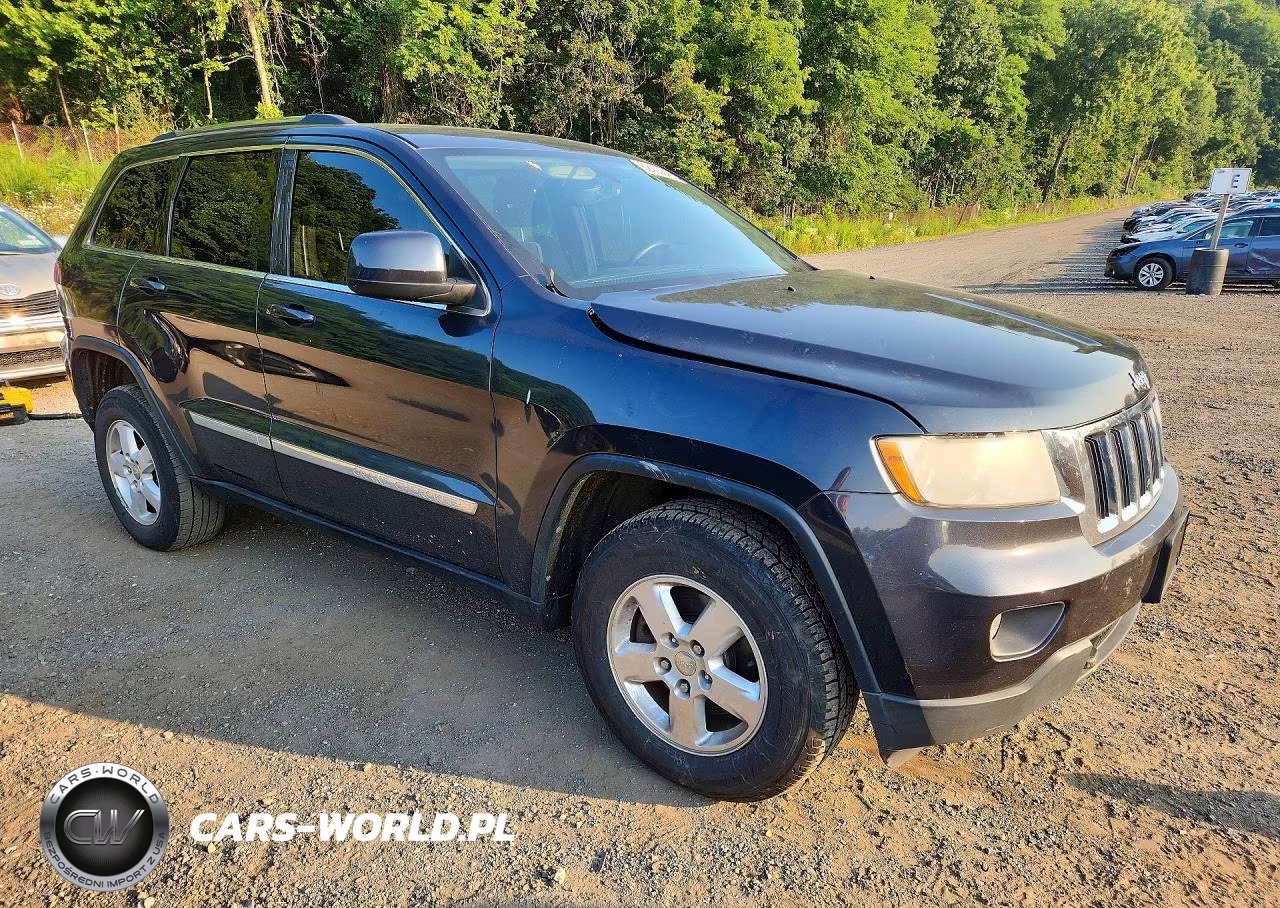 2013 Jeep Grand Cherokee Laredo VIN:1C4RJFAG5DC585777 - 4