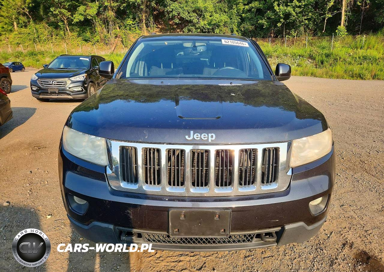 2013 Jeep Grand Cherokee Laredo VIN:1C4RJFAG5DC585777 - 5