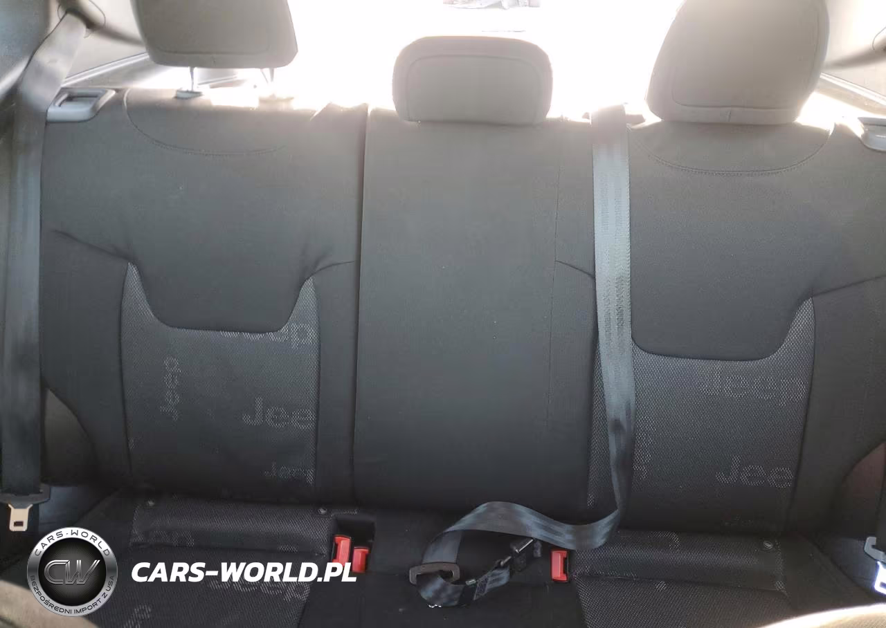 2016 Jeep Renegade Sport VIN:ZACCJAAW2GPD84452 - 10