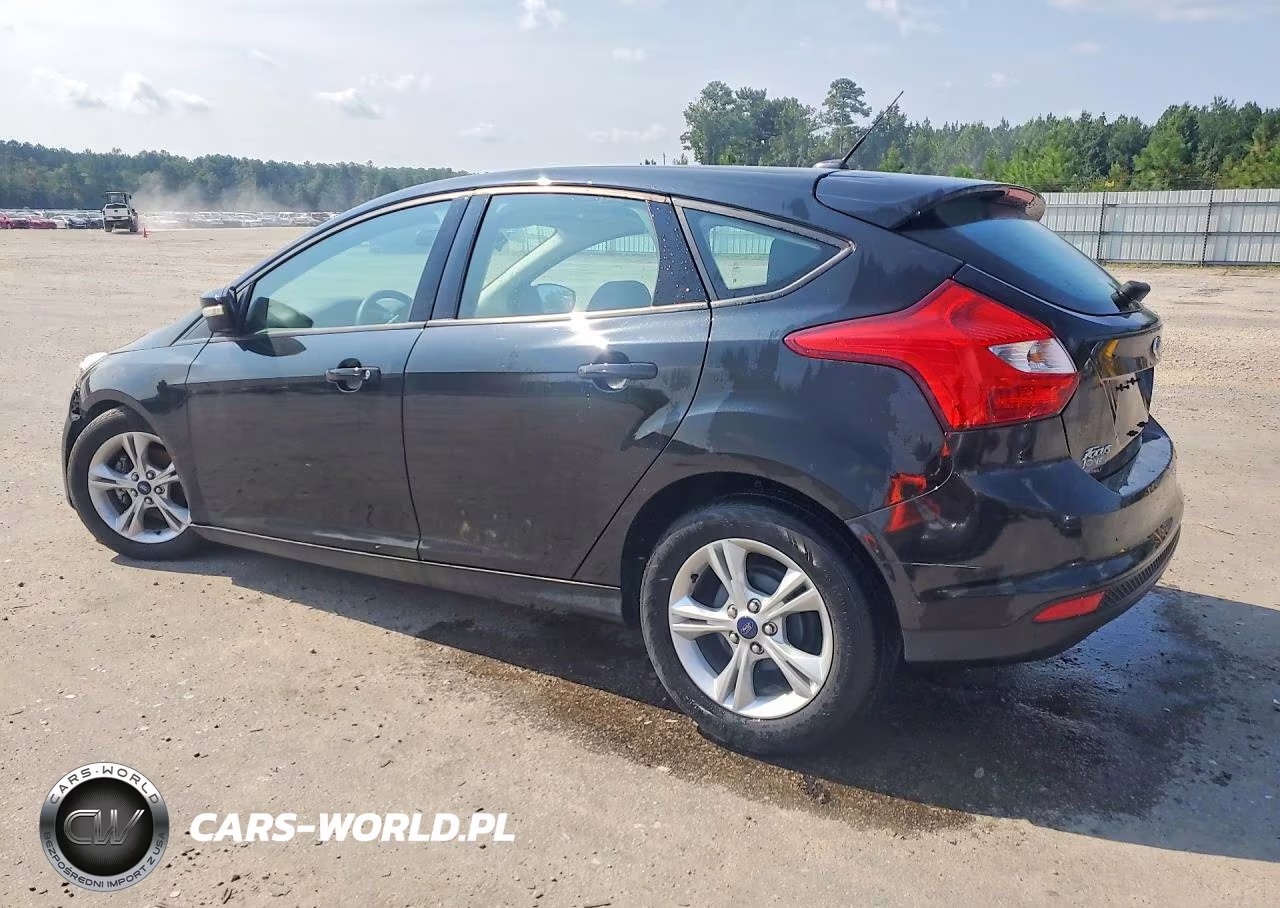 2014 Ford Focus Se VIN:1FADP3K27EL435770 - 2