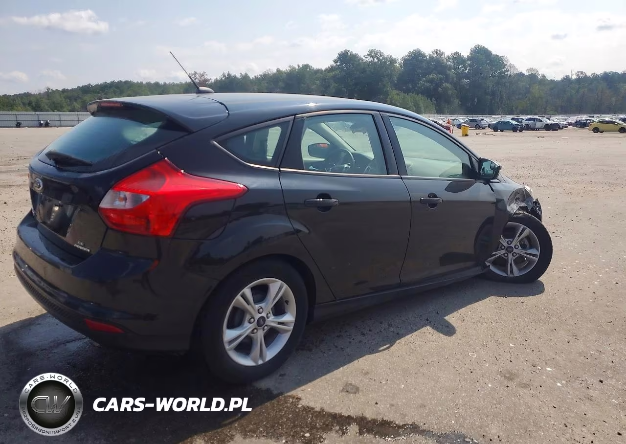 2014 Ford Focus Se VIN:1FADP3K27EL435770 - 3