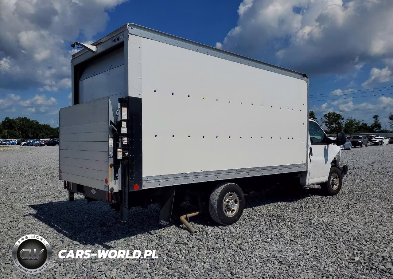 2023 Chevrolet Express G3500 VIN:1GB0GSF77P1100875 - 3