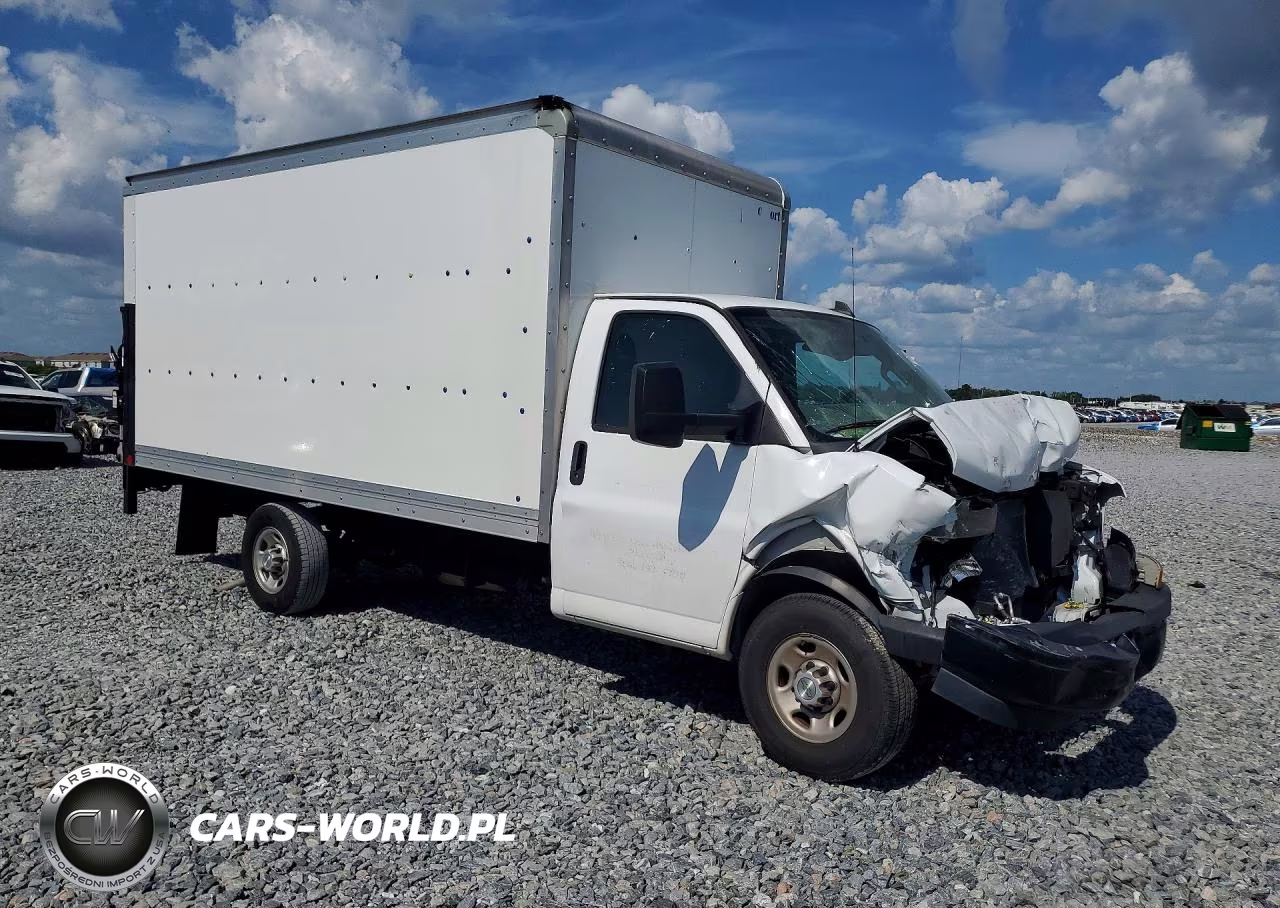 2023 Chevrolet Express G3500 VIN:1GB0GSF77P1100875 - 4