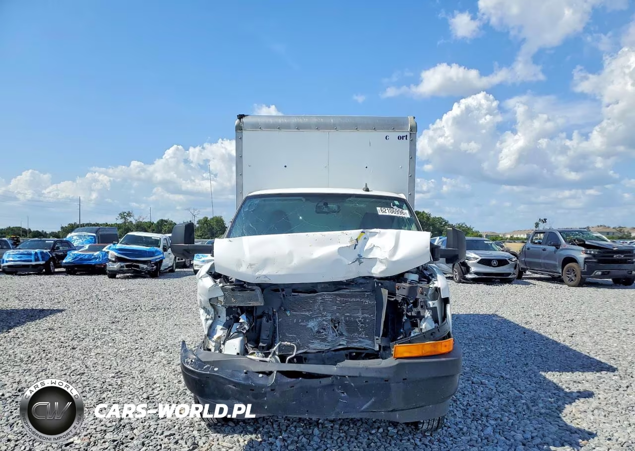 2023 Chevrolet Express G3500 VIN:1GB0GSF77P1100875 - 5