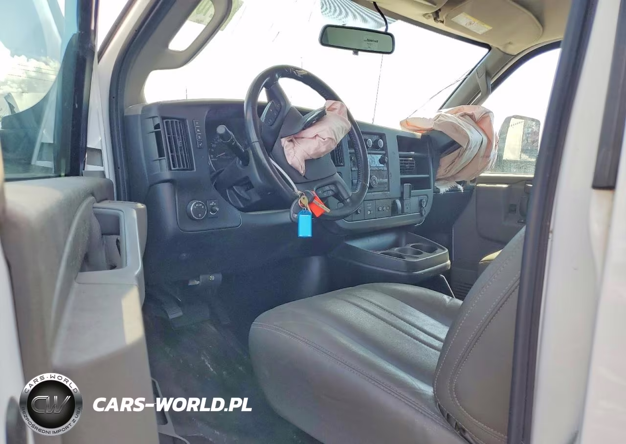 2023 Chevrolet Express G3500 VIN:1GB0GSF77P1100875 - 8