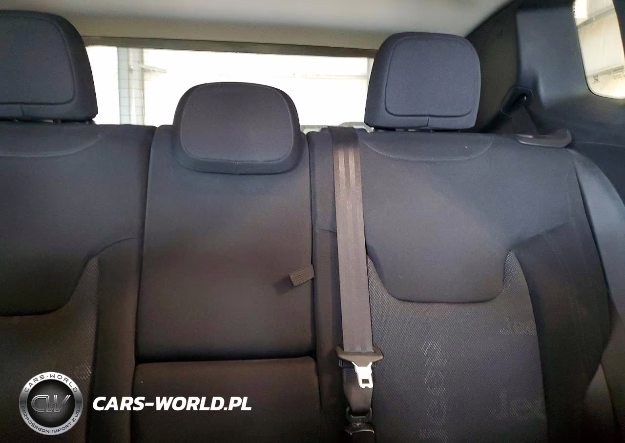 2017 Jeep Renegade Latitude VIN:ZACCJBBB9HPF84683 - 10