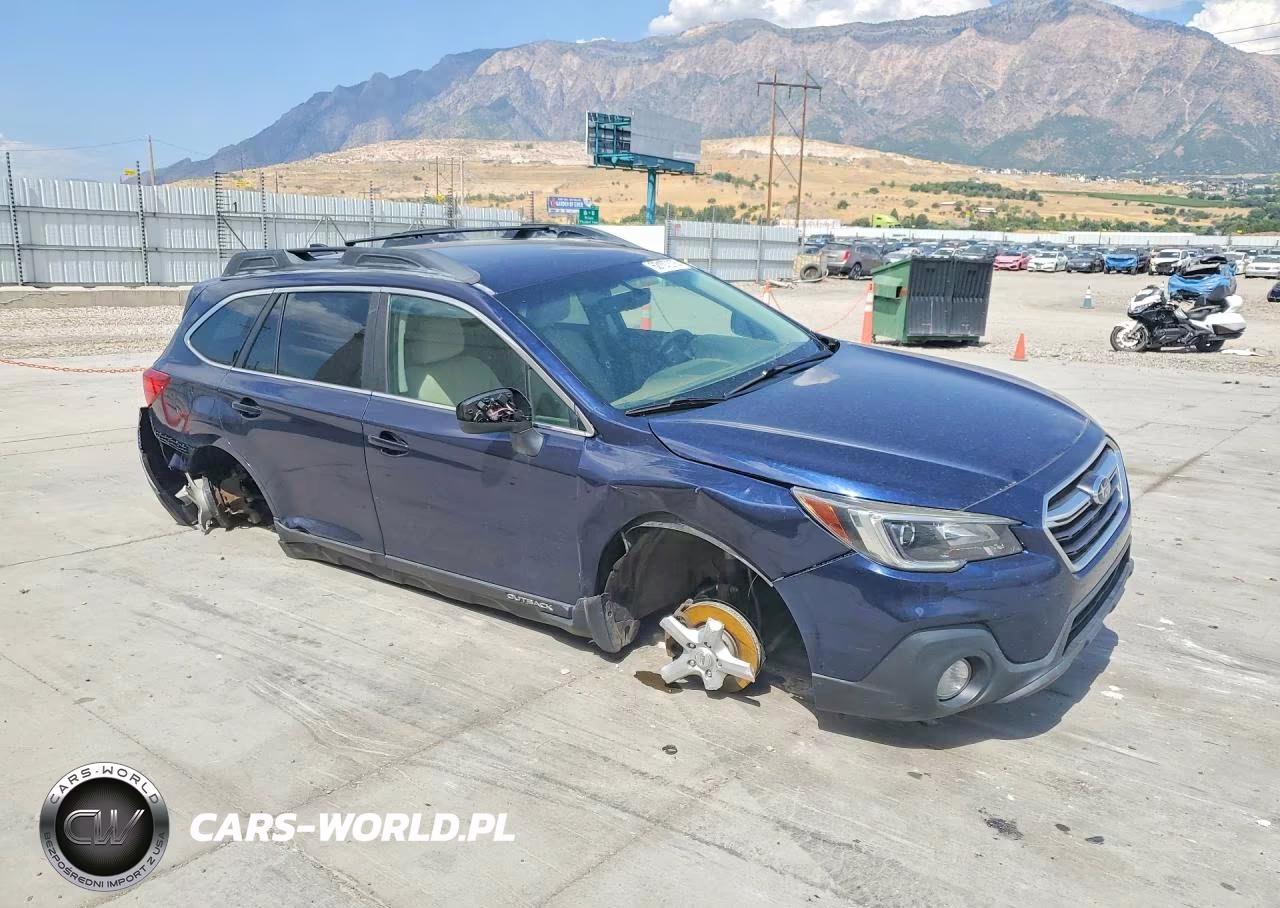 2018 Subaru Outback 2.5I Premium VIN:4S4BSACCXJ3219428 - 4