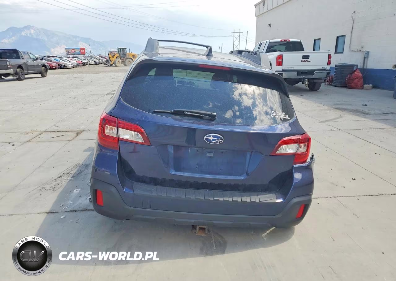 2018 Subaru Outback 2.5I Premium VIN:4S4BSACCXJ3219428 - 6