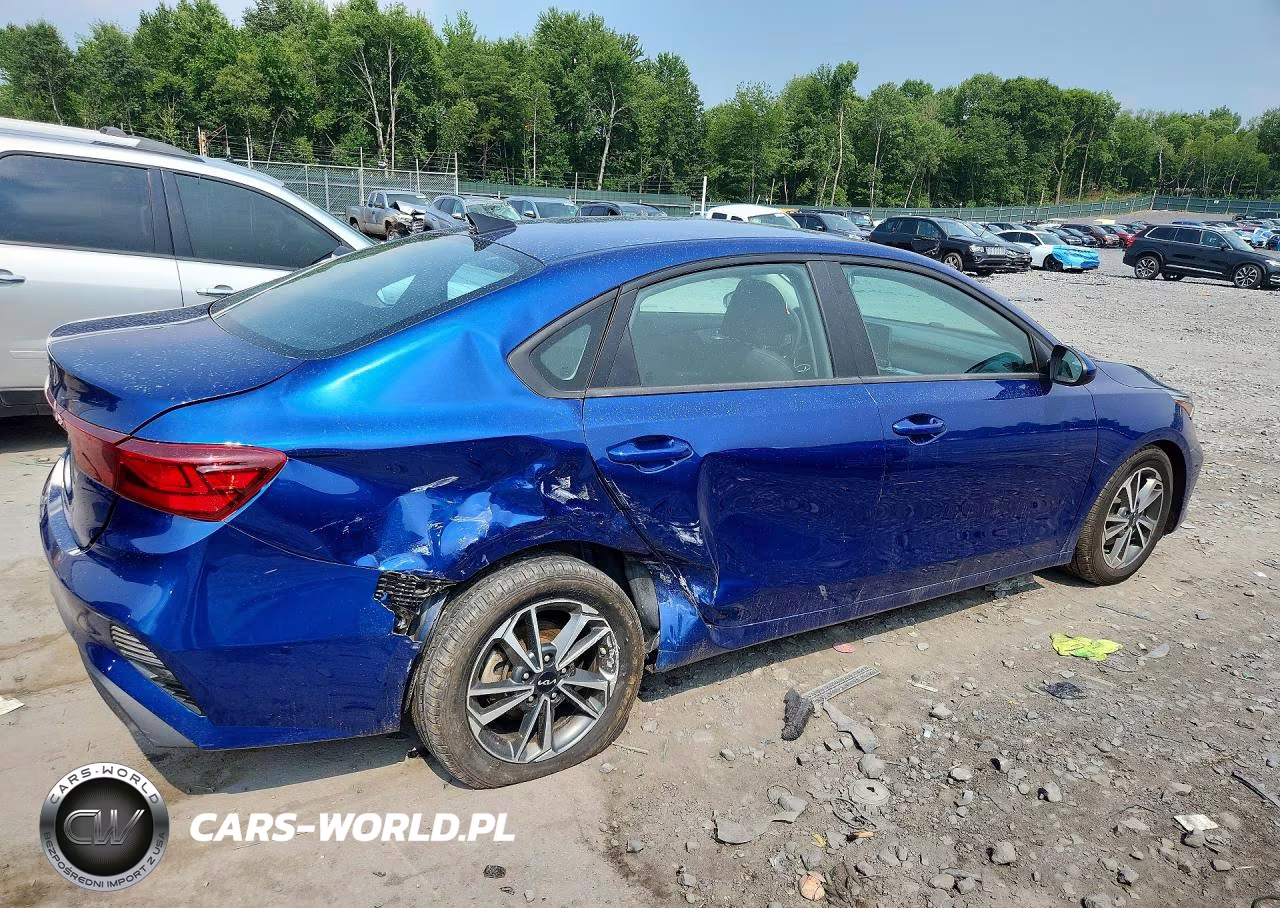 2023 Kia Forte Lxs VIN:3KPF24AD2PE578714 - 3
