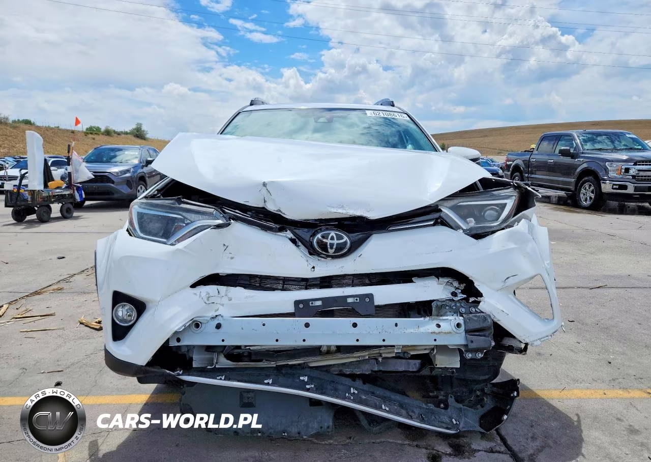 2017 Toyota Rav4 Xle VIN:2T3RFREV4HW627919 - 5