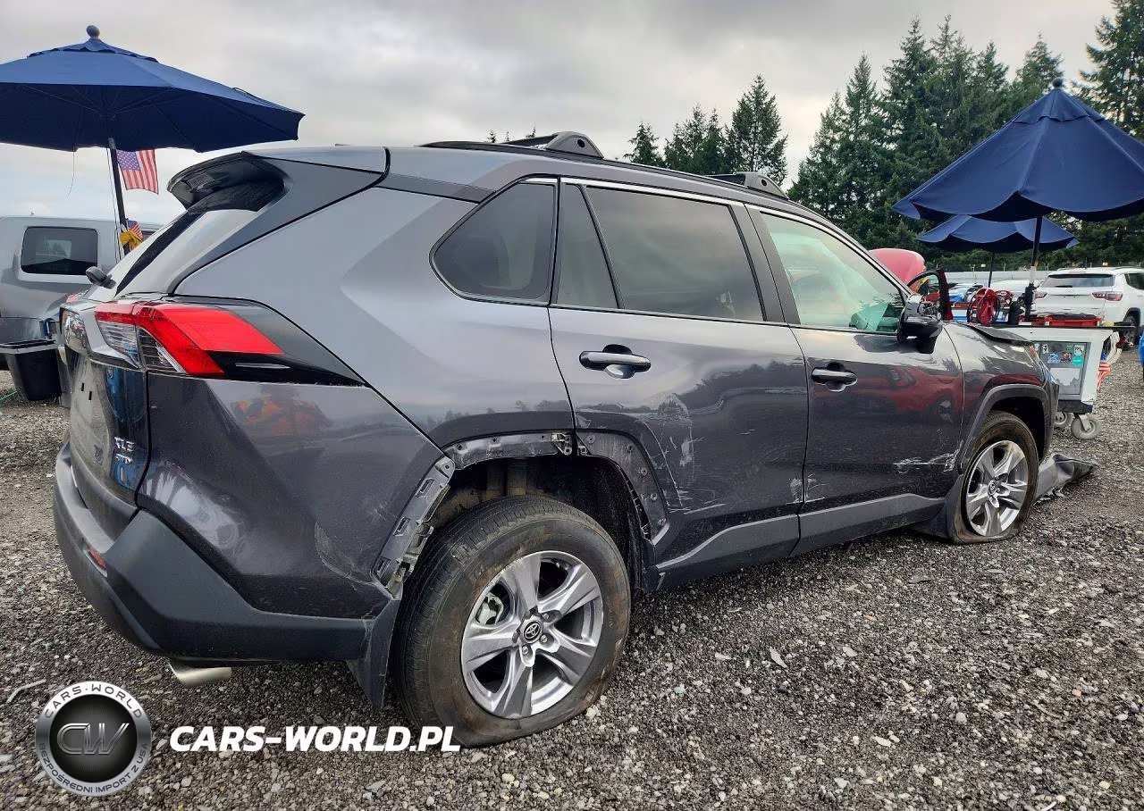 2024 Toyota Rav4 Xle VIN:2T3P1RFV7RC483659 - 3