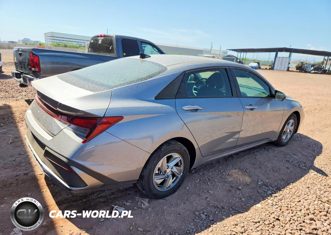 2025 Hyundai Elantra Se VIN:KMHLL4DG3SU040258 - 3