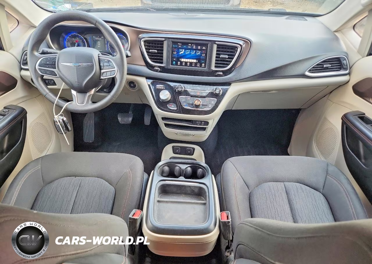 2018 Chrysler Pacifica Touring Plus VIN:2C4RC1FG0JR113365 - 8