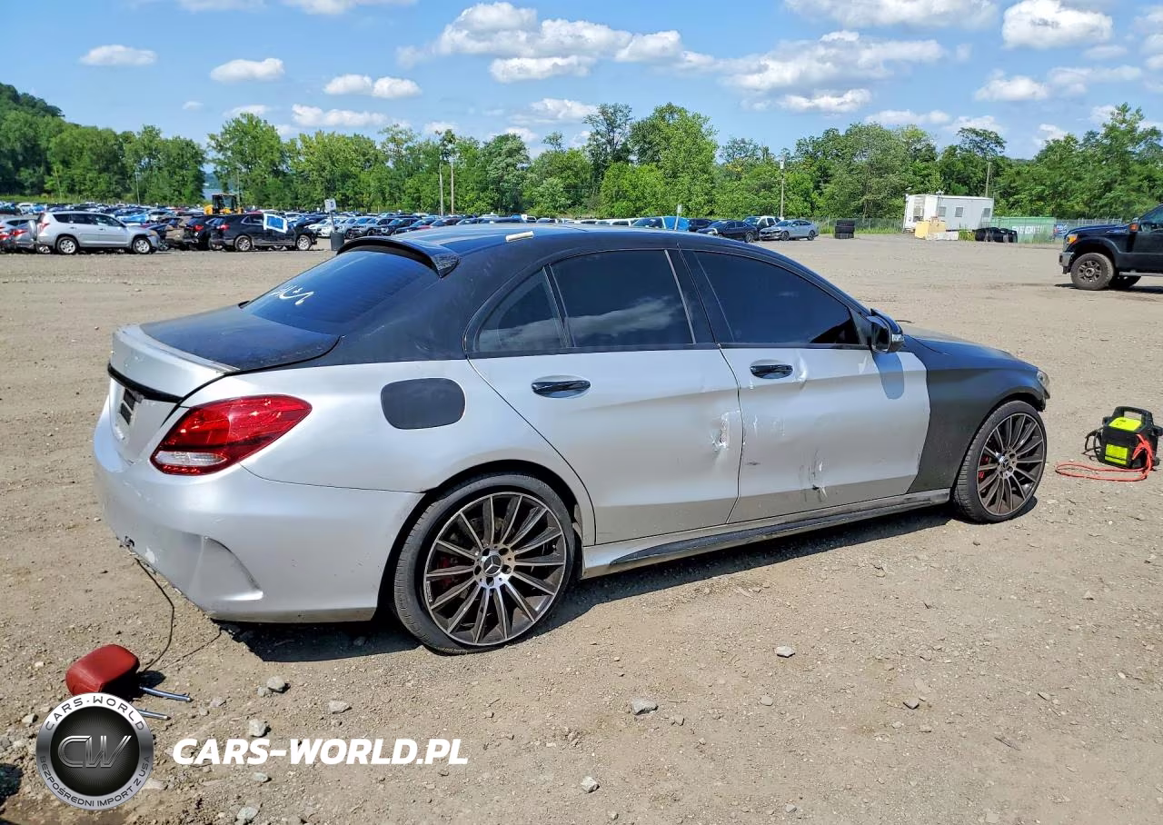 2017 Mercedes-Benz C 300 VIN:55SWF4JB3HU230613 - 3