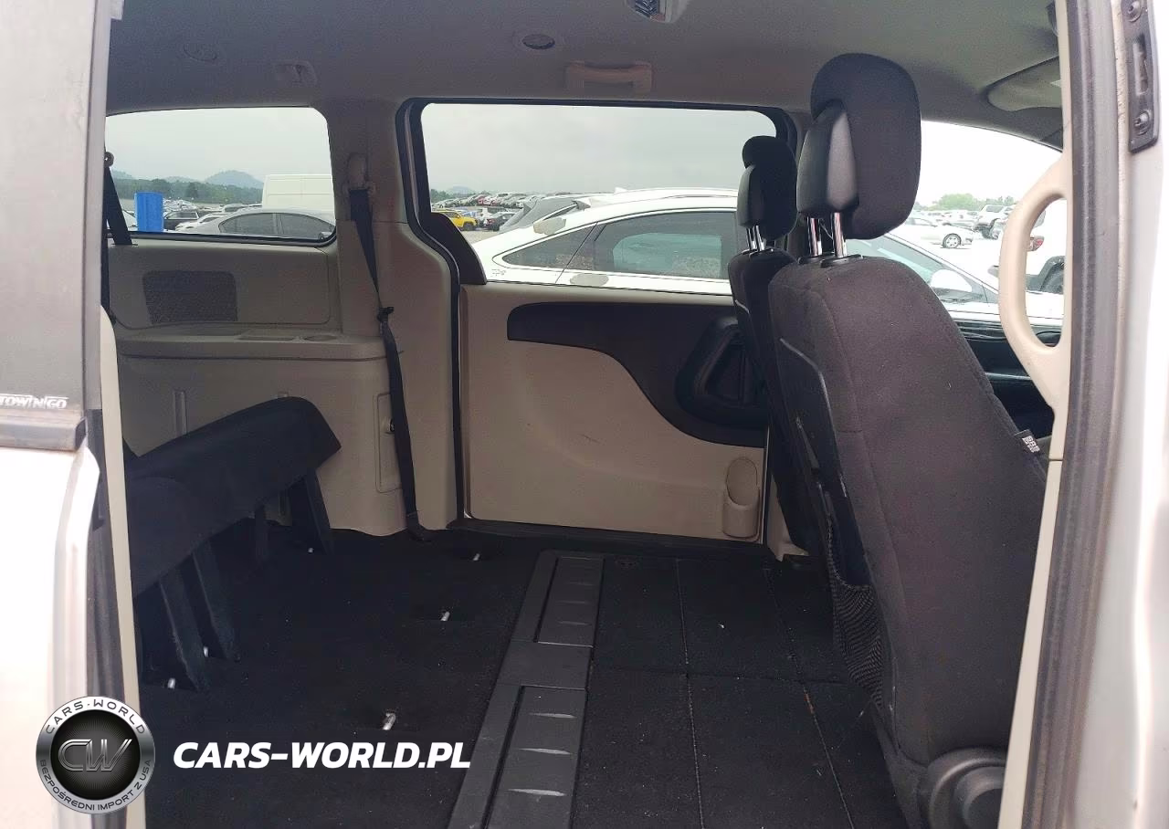 2011 Dodge Grand Caravan Express VIN:2D4RN4DGXBR680203 - 11