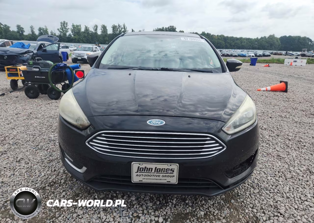2015 Ford Focus Titanium VIN:1FADP3J25FL238230 - 5