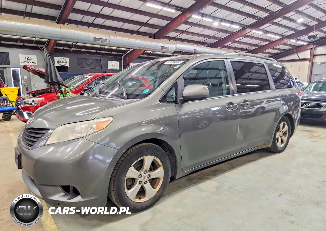 2011 Toyota Sienna Le