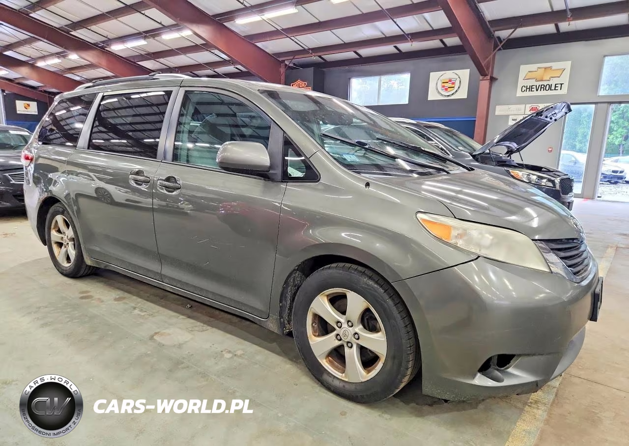 2011 Toyota Sienna Le VIN:5TDKK3DC3BS032658 - 4