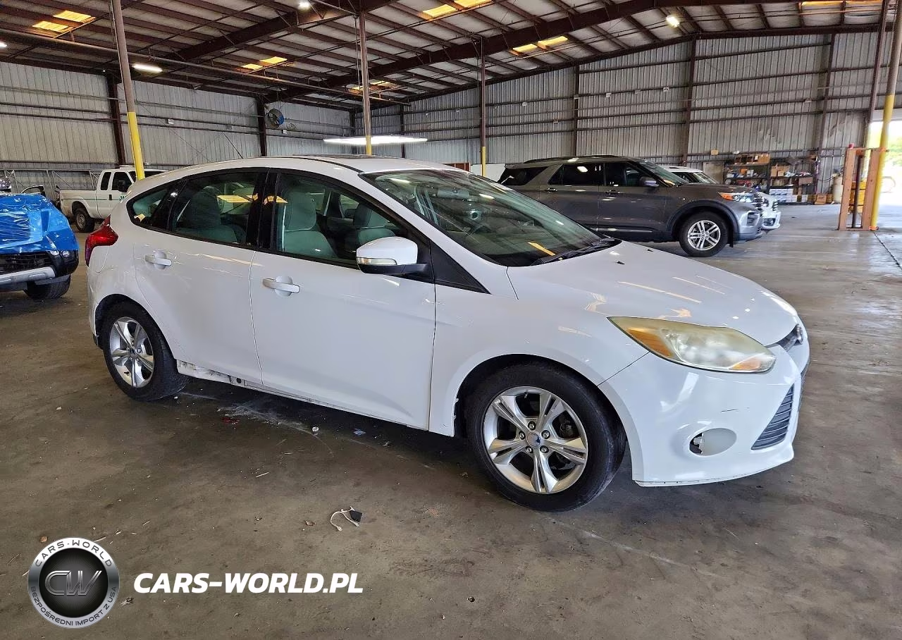 2013 Ford Focus Se VIN:1FADP3K27DL266297 - 4