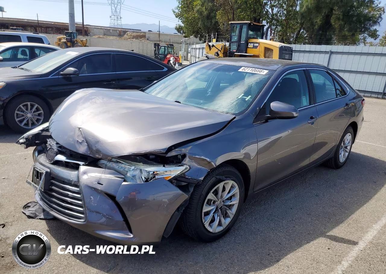 2016 Toyota Camry Le – zdjęcie 1 z 12