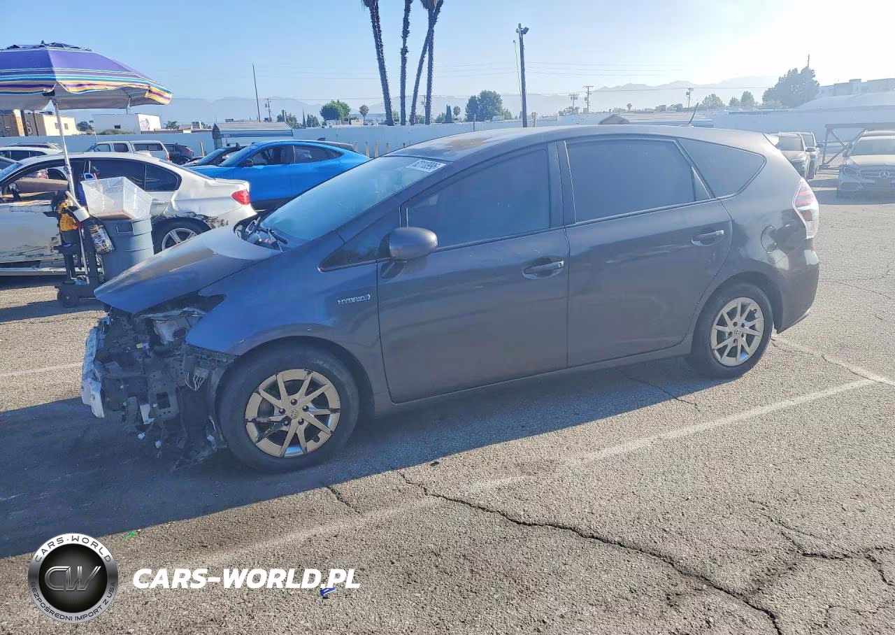 2016 Toyota Prius V Four – zdjęcie 1 z 13