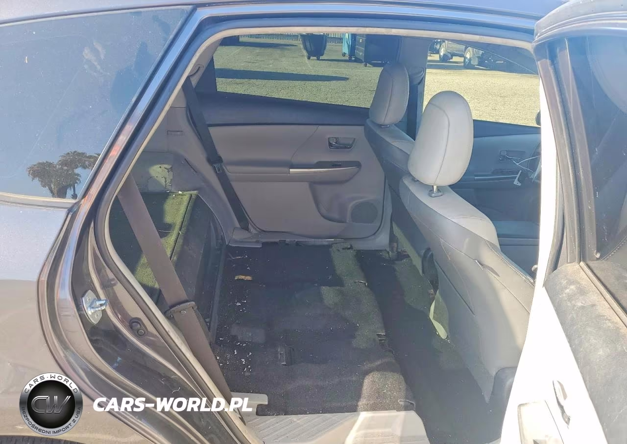 2016 Toyota Prius V Four VIN:JTDZN3EUXGJ048857 - 10
