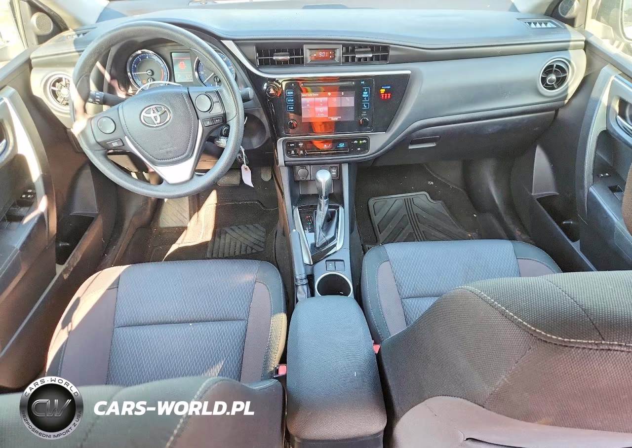 2018 Toyota Corolla Le VIN:2T1BURHE3JC086798 - 8
